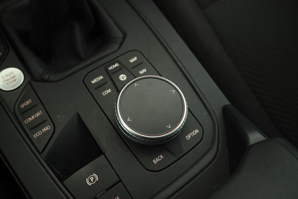 BMW 1-serie 118i Executive 140PK, Navigatie, Climate,