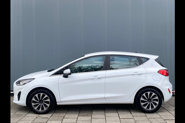 Ford Fiesta BWJ 2023 | 1.0T Hybrid 126PK Titanium | CLIMA | CARPLAY | CRUISE | NAVI | PRIVACY GLASS |
