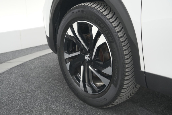 Peugeot 2008 PureTech 100 Allure Pack | Allseason Banden | Parkeersensoren | Apple Carplay