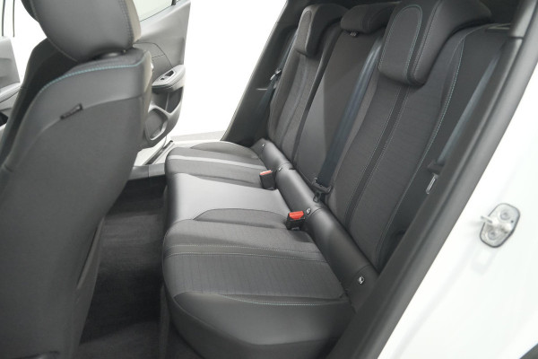 Peugeot 2008 PureTech 100 Allure Pack | Allseason Banden | Parkeersensoren | Apple Carplay