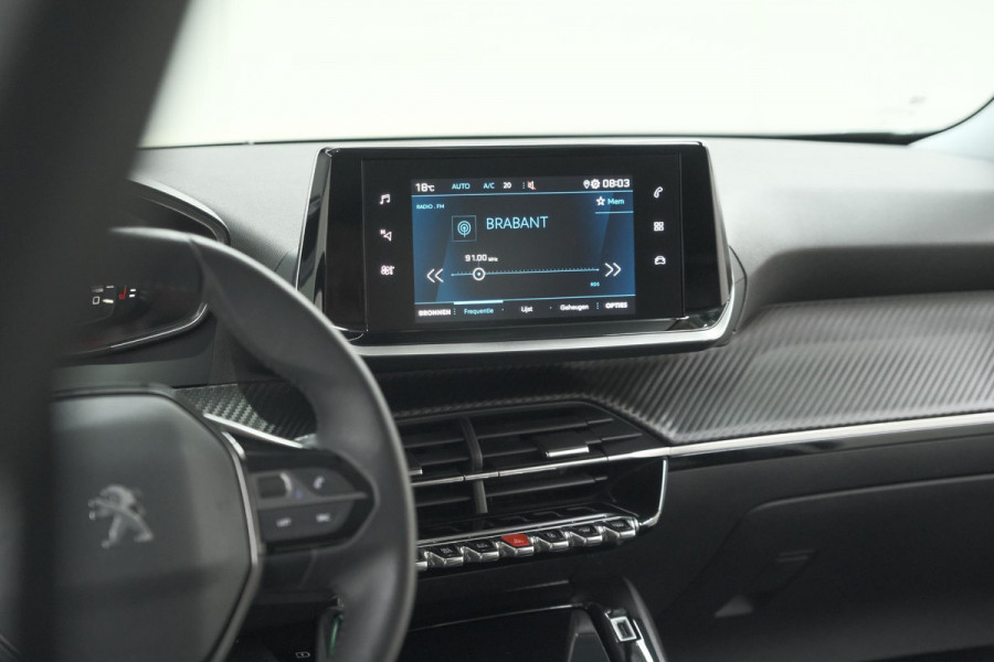 Peugeot 2008 PureTech 100 Allure Pack | Allseason Banden | Parkeersensoren | Apple Carplay