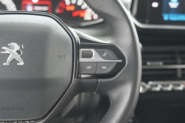Peugeot 2008 PureTech 100 Allure Pack | Allseason Banden | Parkeersensoren | Apple Carplay