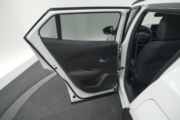 Peugeot 2008 PureTech 100 Allure Pack | Allseason Banden | Parkeersensoren | Apple Carplay