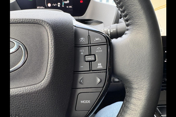Toyota Bz4x Premium 71 kWh | 97% SOH! | Leder | Stoel- Verwarming & Ventilatie | Panoramadak | 360 Camera | Adaptive Cruise |
