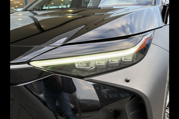 Toyota Bz4x Premium 71 kWh | 97% SOH! | Leder | Stoel- Verwarming & Ventilatie | Panoramadak | 360 Camera | Adaptive Cruise |
