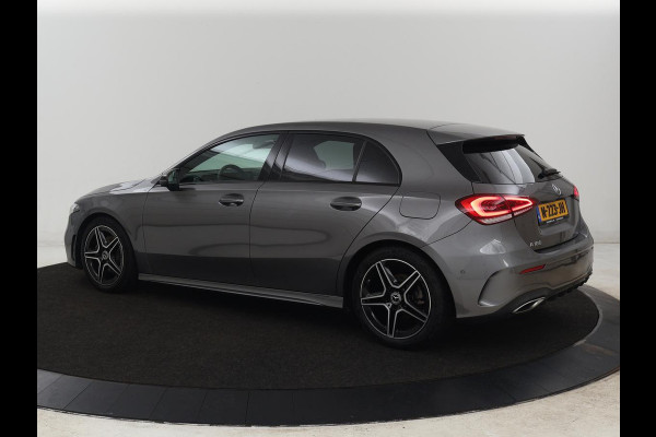 Mercedes-Benz A-Klasse 180 AMG | Stoelverwarming | Leder/Alcantara | Sfeerverlichting | Widescreen | Full LED | Park Assist | Navigatie | Sportstoelen | Climate control | Cruise control