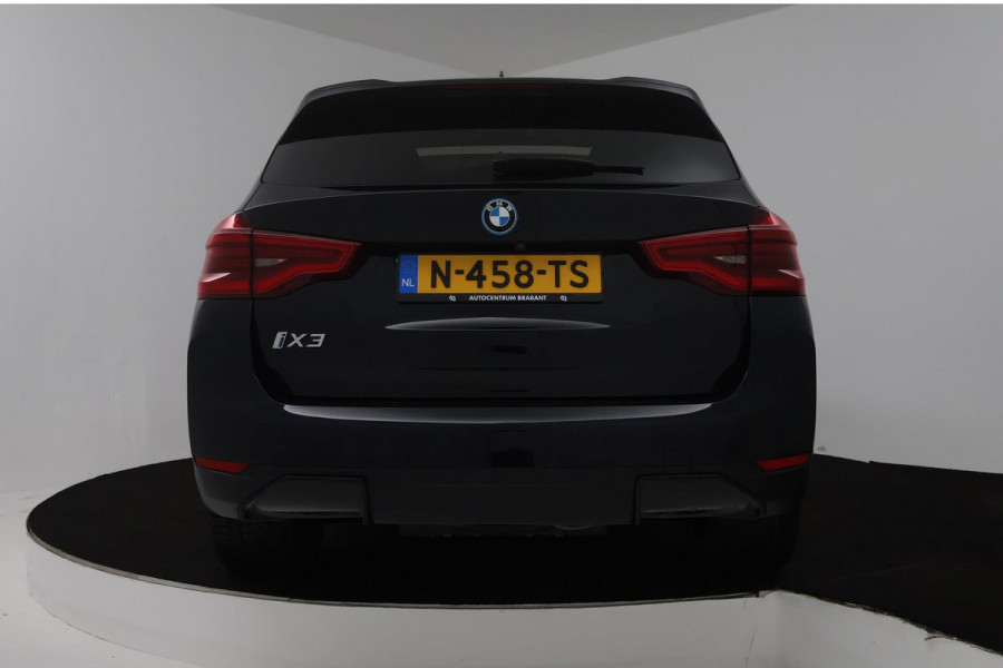 BMW iX3 High Executive 80 kWh (PANORAMADAK, SoH 97.7, SFEERVERLICHTING, STOELVERWARMING, ACHTERUITRIJCAMERA, NAVIGATIE)