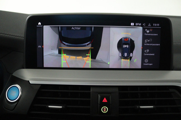 BMW iX3 High Executive 80 kWh (PANORAMADAK, SoH 97.7, SFEERVERLICHTING, STOELVERWARMING, ACHTERUITRIJCAMERA, NAVIGATIE)