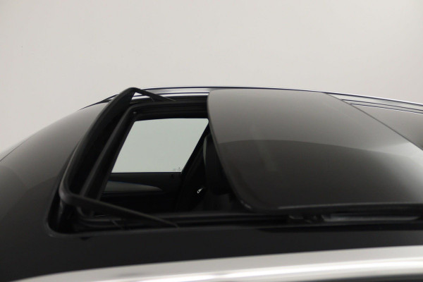 BMW iX3 High Executive 80 kWh (PANORAMADAK, SoH 97.7, SFEERVERLICHTING, STOELVERWARMING, ACHTERUITRIJCAMERA, NAVIGATIE)