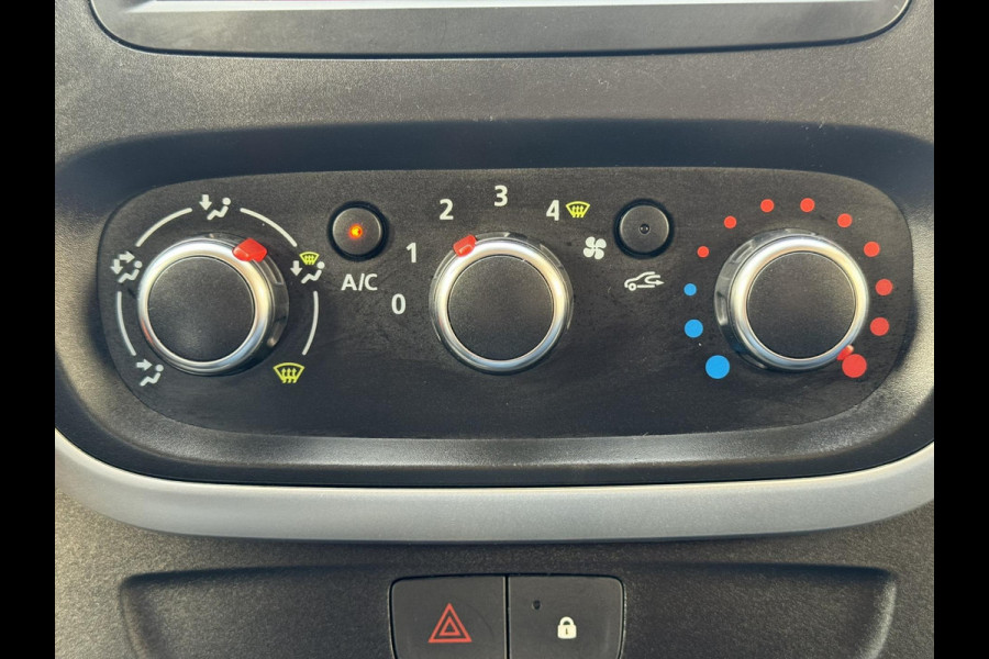 Renault Trafic 2.0 dCi 145 T27 L1H1 Comfort Automaat Navigatie Airco Cruise DAB Apple / Android LED koplampen