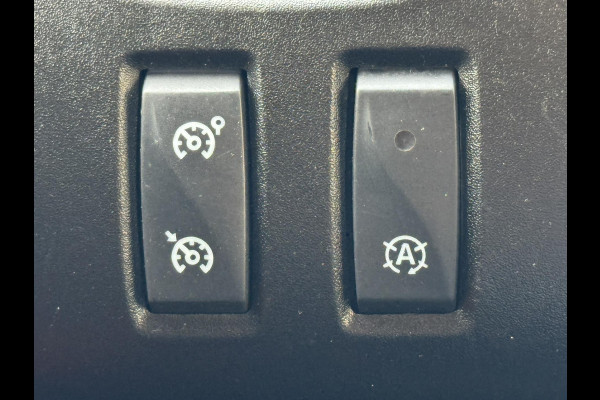 Renault Trafic 2.0 dCi 145 T27 L1H1 Comfort Automaat Navigatie Airco Cruise DAB Apple / Android LED koplampen