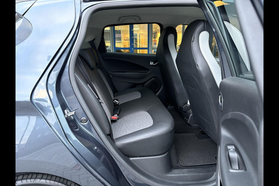 Renault ZOE R135 Intens 52 kWh | Accuhuur | DC Lader | Easy Link 9'' | Dodehoeksensoren | Climate Control | Cruise Control | Achteruitrijcamera | Navi |