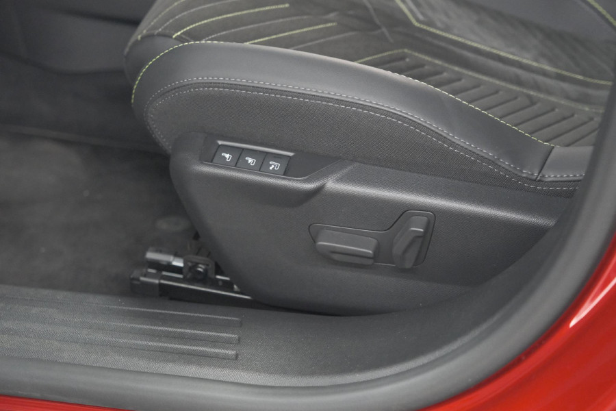 Peugeot 2008 PureTech 130 EAT8 GT | 360 Camera | Stoelmassage | Adaptieve Cruise Control | Dodehoekdetectie