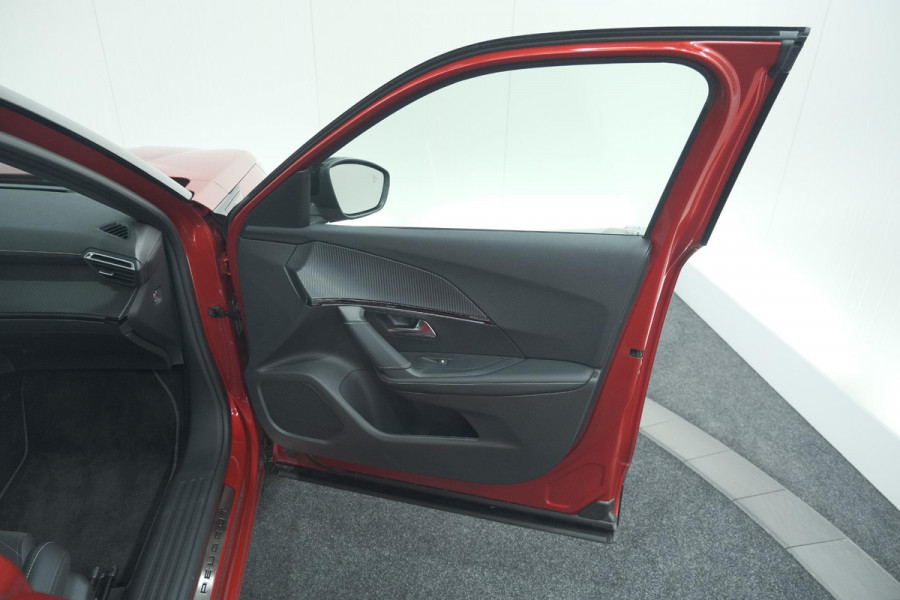 Peugeot 2008 PureTech 130 EAT8 GT | 360 Camera | Stoelmassage | Adaptieve Cruise Control | Dodehoekdetectie