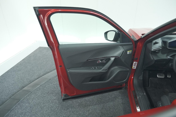 Peugeot 2008 PureTech 130 EAT8 GT | 360 Camera | Stoelmassage | Adaptieve Cruise Control | Dodehoekdetectie