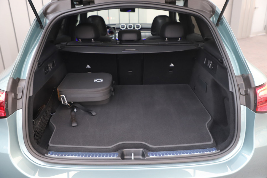 Mercedes-Benz GLC 300e AMG 4-Matic | 313PK | Luchtvering | Head-up | Achterasbesturing | Massage | Keyless-go | Burmester | Digital-light | Distro
