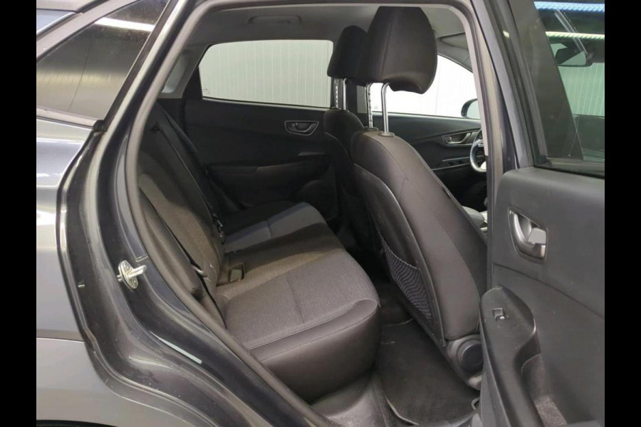 Hyundai Kona Aut EV Fashion 64kWh | Navi | Camera | LED