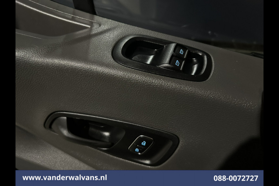 Ford Transit 2.0 TDCI 131pk L4H3 Jumbo Euro6 Airco | Camera | Cruisecontrol | Stoelverwarming | Verwarmde voorruit Parkeersensoren, Bijrijdersbank