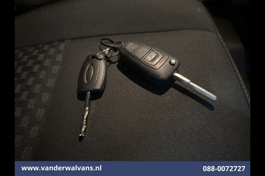 Ford Transit 2.0 TDCI 131pk L4H3 Jumbo Euro6 Airco | Camera | Cruisecontrol | Stoelverwarming | Verwarmde voorruit Parkeersensoren, Bijrijdersbank