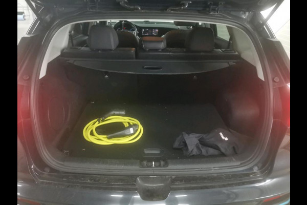 Kia e-Niro ExecutiveLine 64 kWh | Trekhaak | Navi | Camera |