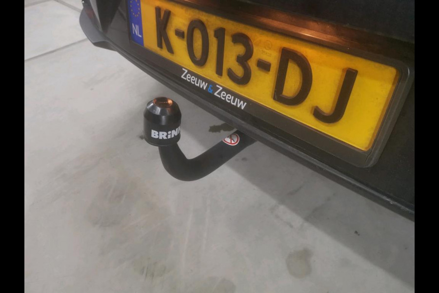 Kia e-Niro ExecutiveLine 64 kWh | Trekhaak | Navi | Camera |