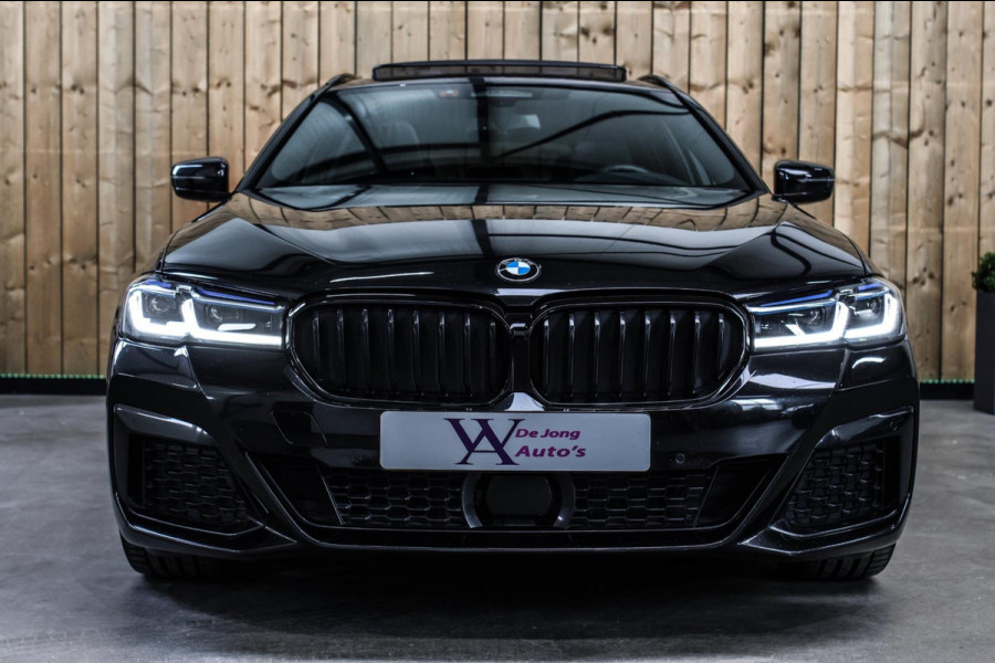 BMW 5 Serie Touring 520d M-Sport *Pano*4-Wiel besturing*Head-Up*Trekhaak*