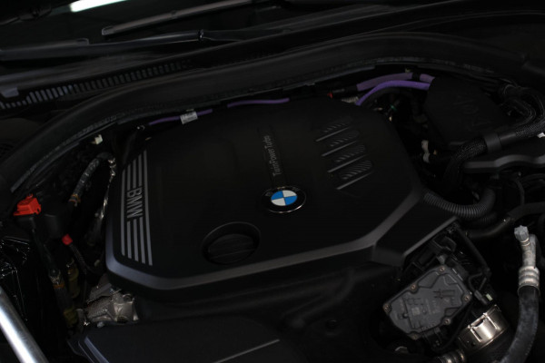 BMW 5 Serie Touring 520d M-Sport *Pano*4-Wiel besturing*Head-Up*Trekhaak*