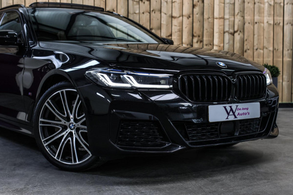 BMW 5 Serie Touring 520d M-Sport *Pano*4-Wiel besturing*Head-Up*Trekhaak*