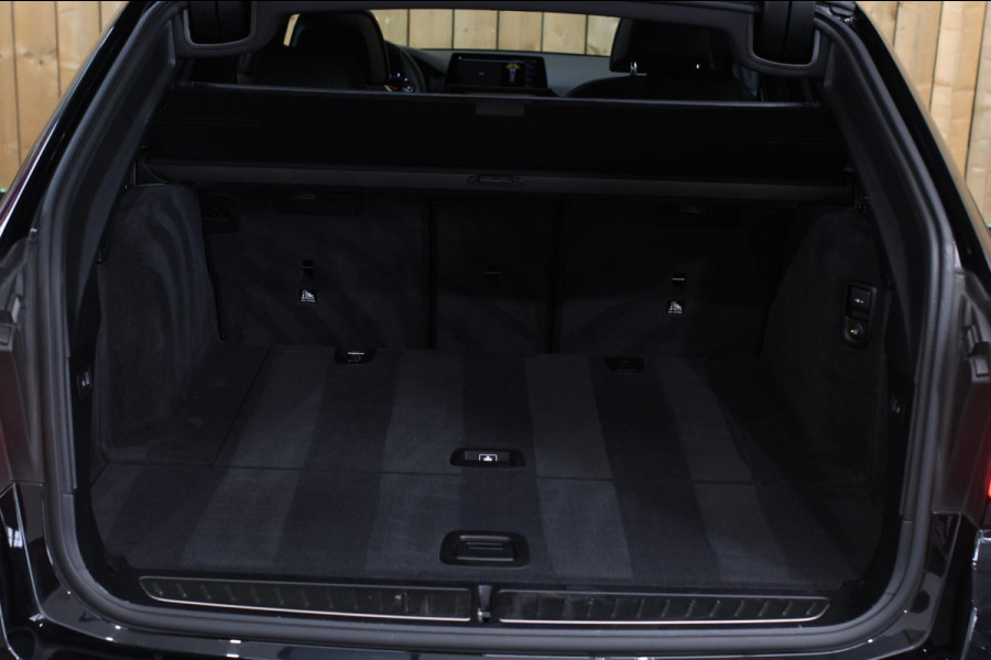 BMW 5 Serie Touring 520d M-Sport *Pano*4-Wiel besturing*Head-Up*Trekhaak*
