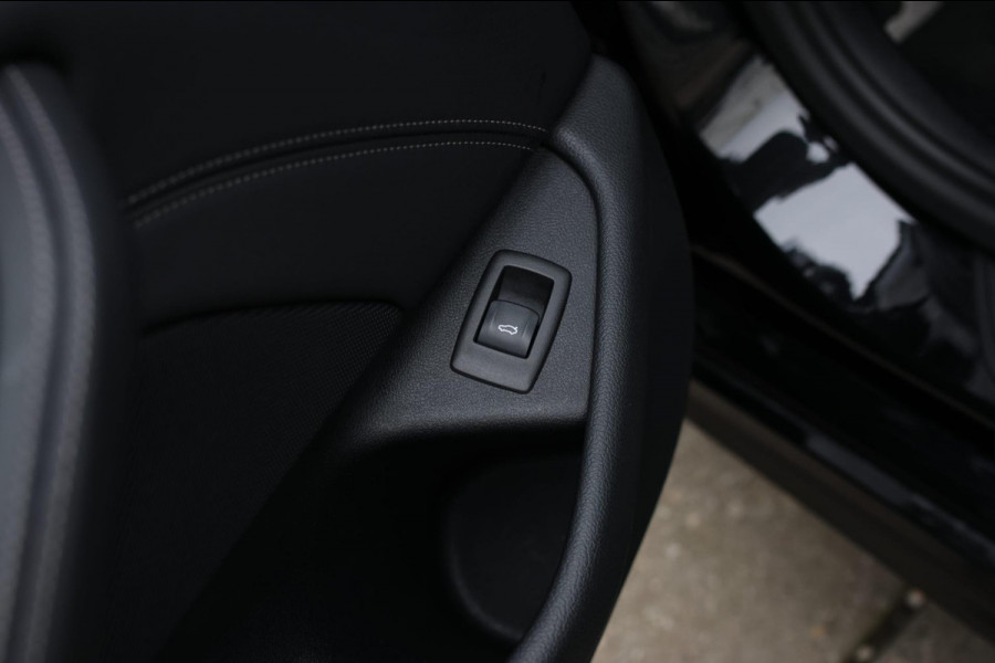 BMW 5 Serie Touring 520d M-Sport *Pano*4-Wiel besturing*Head-Up*Trekhaak*