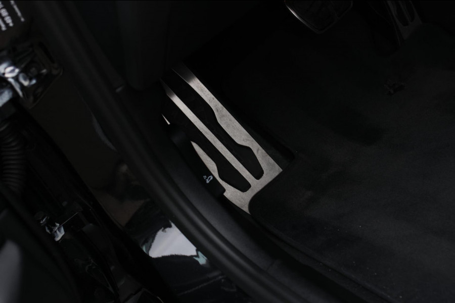 BMW 5 Serie Touring 520d M-Sport *Pano*4-Wiel besturing*Head-Up*Trekhaak*