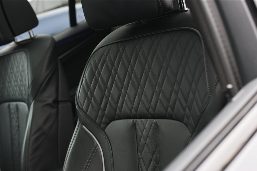 BMW 5 Serie Touring 520d M-Sport *Pano*4-Wiel besturing*Head-Up*Trekhaak*