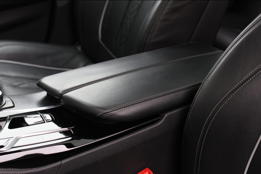 BMW 5 Serie Touring 520d M-Sport *Pano*4-Wiel besturing*Head-Up*Trekhaak*