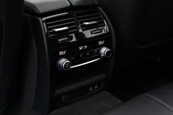 BMW 5 Serie Touring 520d M-Sport *Pano*4-Wiel besturing*Head-Up*Trekhaak*