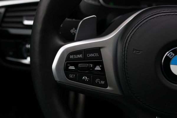 BMW 5 Serie Touring 520d M-Sport *Pano*4-Wiel besturing*Head-Up*Trekhaak*