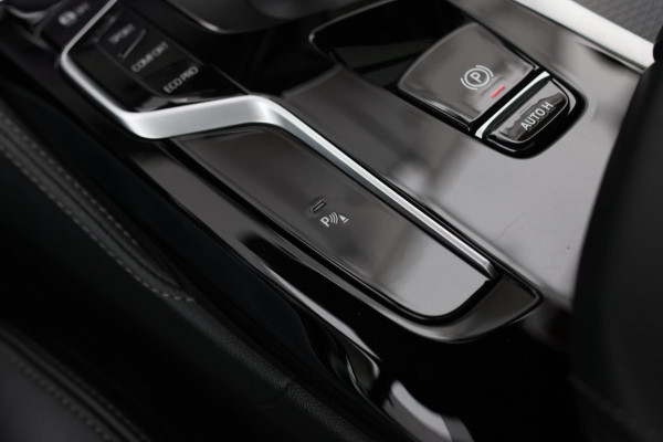 BMW 5 Serie Touring 520d M-Sport *Pano*4-Wiel besturing*Head-Up*Trekhaak*