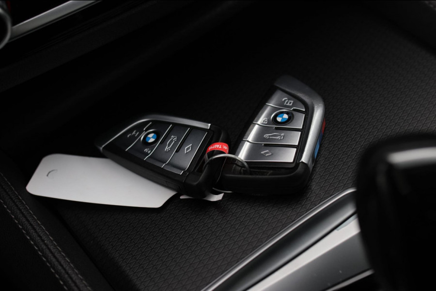 BMW 5 Serie Touring 520d M-Sport *Pano*4-Wiel besturing*Head-Up*Trekhaak*