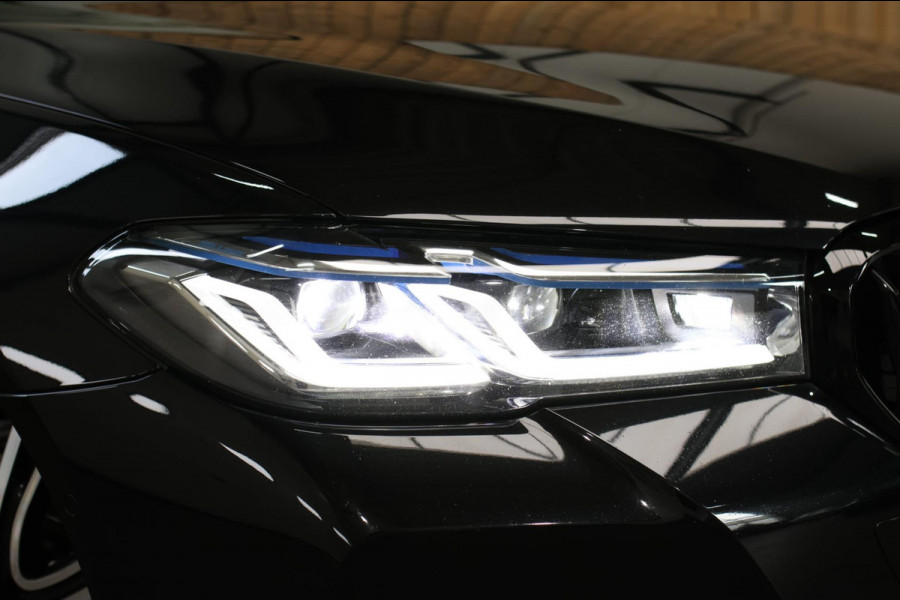 BMW 5 Serie Touring 520d M-Sport *Pano*4-Wiel besturing*Head-Up*Trekhaak*