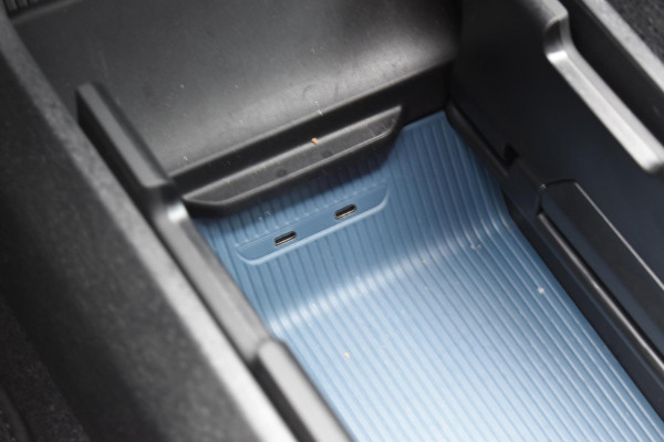 Volvo EX30 272PK Single Motor Extended Range Plus 69 kWh / Adaptieve Cruise Control/ Dodehoek Detectie / Parkeersensoren/ Achteruitrijcamera/ Warmtepomp/ Google Services/