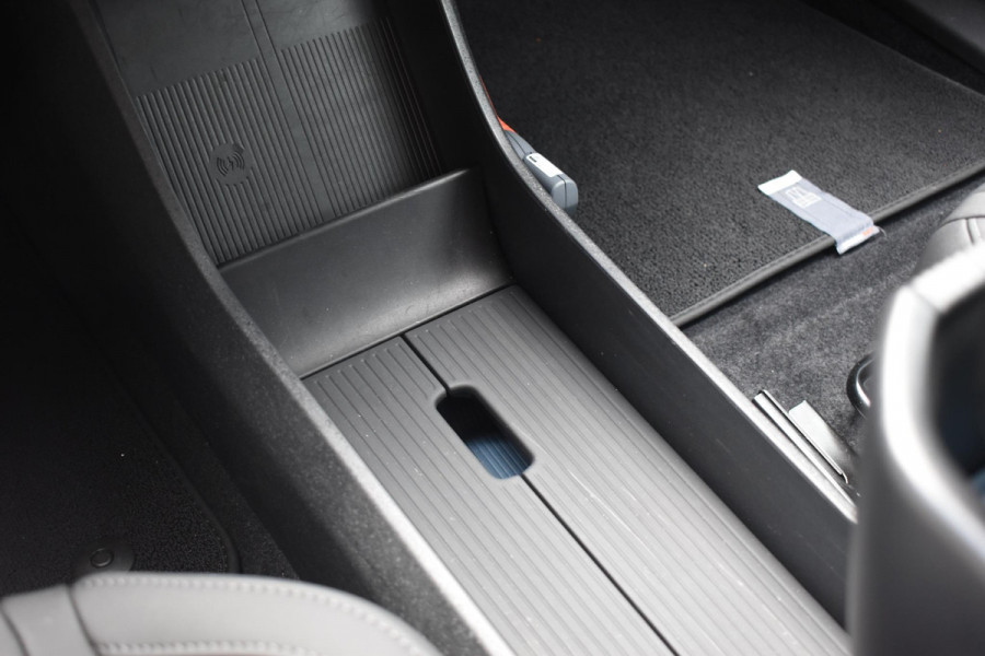 Volvo EX30 272PK Single Motor Extended Range Plus 69 kWh / Adaptieve Cruise Control/ Dodehoek Detectie / Parkeersensoren/ Achteruitrijcamera/ Warmtepomp/ Google Services/