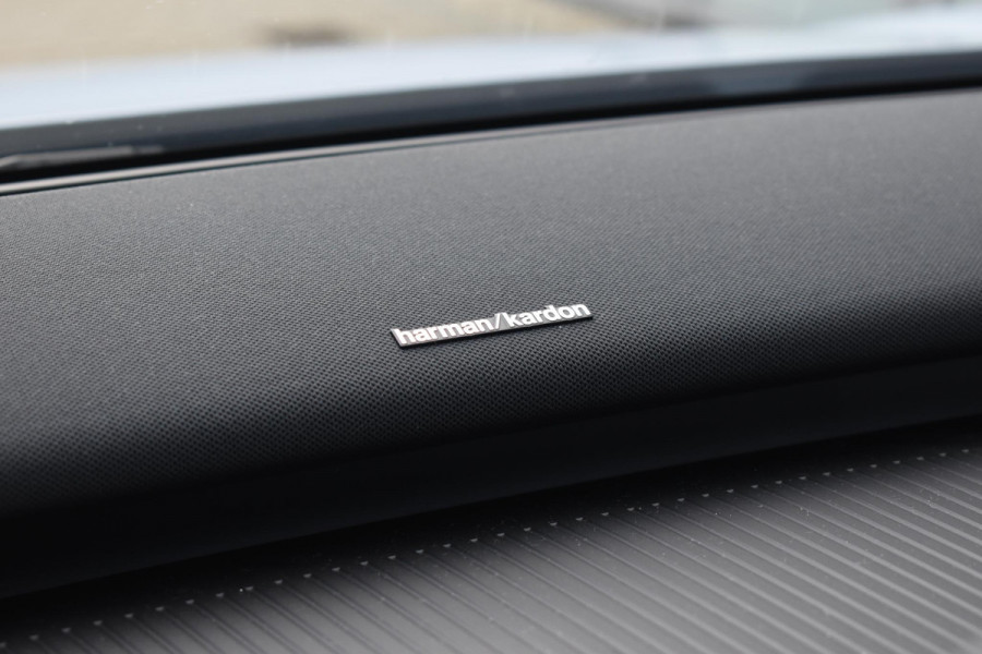 Volvo EX30 272PK Single Motor Extended Range Plus 69 kWh / Adaptieve Cruise Control/ Dodehoek Detectie / Parkeersensoren/ Achteruitrijcamera/ Warmtepomp/ Google Services/