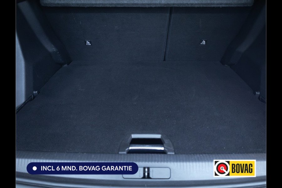 Peugeot e-2008 EV Allure 50 kWh | Panoramadak | Navigatie | Stoelverwarming | Adap. Cruise | All season banden, Camera, 18" LMV