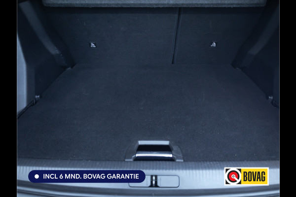 Peugeot e-2008 EV Allure 50 kWh | Panoramadak | Navigatie | Stoelverwarming | Adap. Cruise | All season banden, Camera, 18" LMV