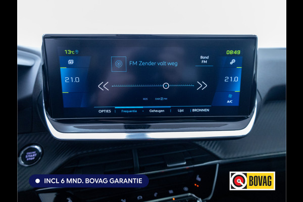 Peugeot e-2008 EV Allure 50 kWh | Panoramadak | Navigatie | Stoelverwarming | Adap. Cruise | All season banden, Camera, 18" LMV