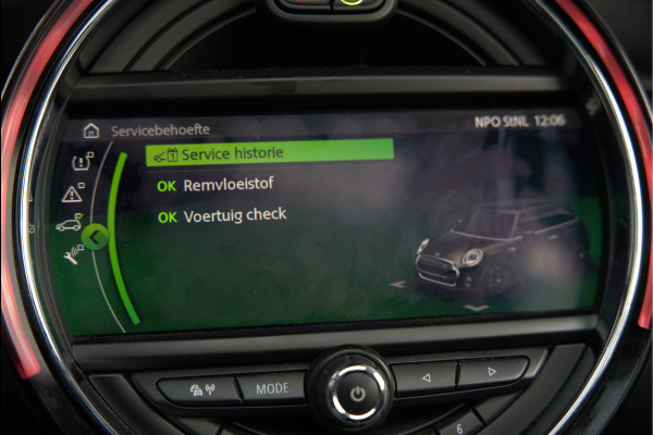 MINI Mini Electric Yours 33 kWh | Panoramadak | Harman Kardon | Head-Up Display | Union Jack | Black Pack | BTW | Stoelverwarming | Keyless | Apple Carplay | Navigatie | Camera | Parkeersensoren | Warmtepomp | Leer | Cruise