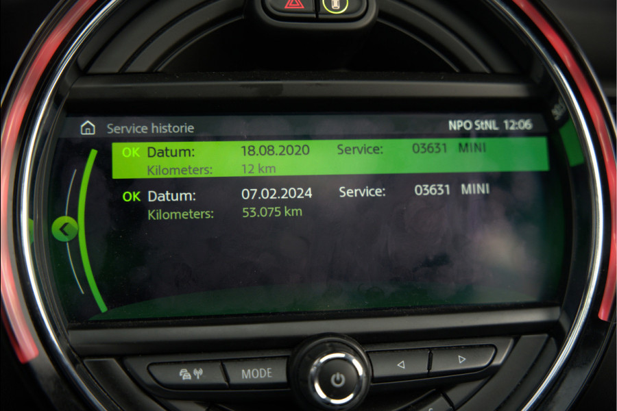 MINI Mini Electric Yours 33 kWh | Panoramadak | Harman Kardon | Head-Up Display | Union Jack | Black Pack | BTW | Stoelverwarming | Keyless | Apple Carplay | Navigatie | Camera | Parkeersensoren | Warmtepomp | Leer | Cruise