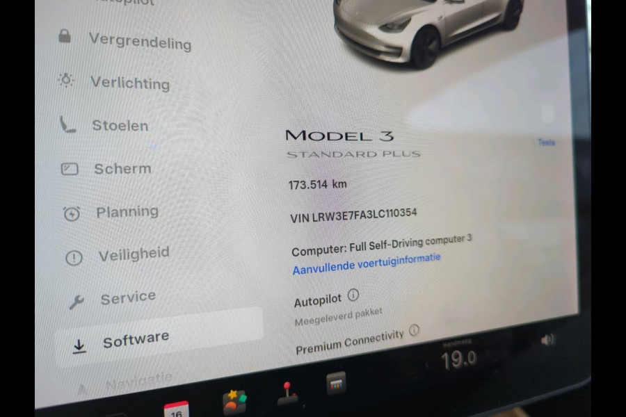Tesla Model 3 Range Plus | Trekhaak | Autopilot | Panorama | Leder |