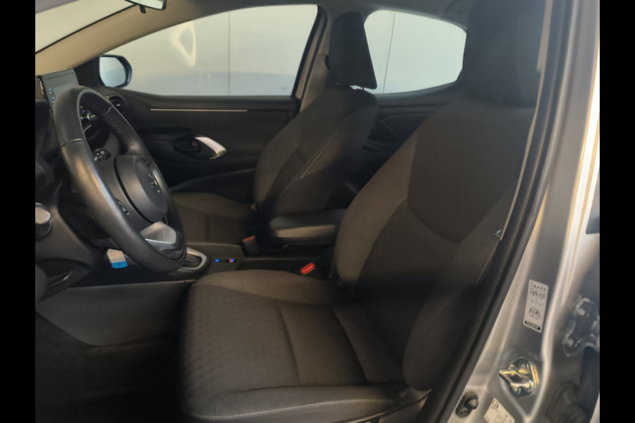 Mazda 2 Hybrid 1.5 Prime-line uit 2024 Rijklaar + 12 maanden Bovag-garantie Henk Jongen Auto's in Helmond,  al 50 jaar service zoals 't hoort!