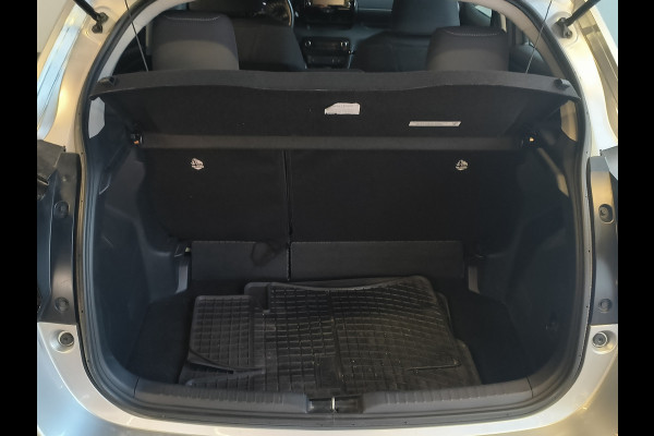 Mazda 2 Hybrid 1.5 Prime-line uit 2024 Rijklaar + 12 maanden Bovag-garantie Henk Jongen Auto's in Helmond,  al 50 jaar service zoals 't hoort!