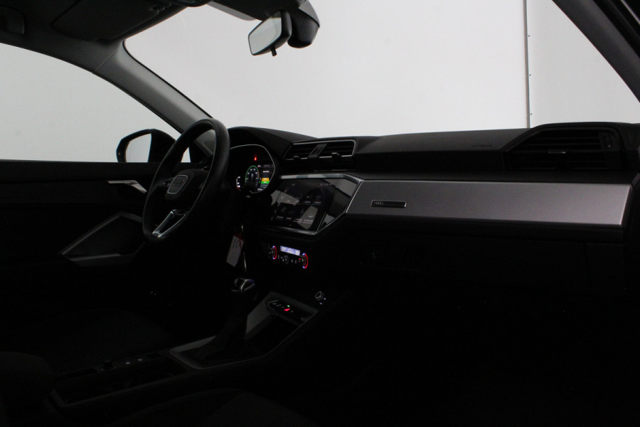 Audi Q3 Sportback 45 TFSI e Edition > 245pk/Plug-in Hybride/18inch/Mythos Black/MMI Navigation Plus